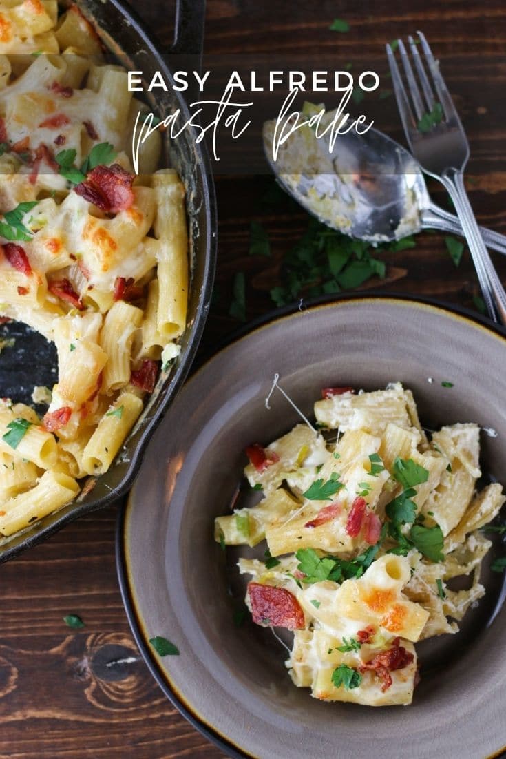 A simple and easy alfredo pasta bake is just what you need. Bubbly cheese on the outside, creamy on the inside, and ready in just 25 minutes.