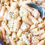 Homemade chicken alfredo is an easy recipe the whole family is sure to love! It only takes one pot and 30 minutes to whip up this delicious dinner! #chicken #chickenalfredo #alfredopasta #chickenalfredo #chickenalfredoeasy #chickenalfredorecipe #chickenalfredopastaeasy #chickenalfredopastarecipe #easydinner #onepotmeal #onepan #onepotdinner #onepandinner #onepanmeal