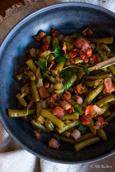 Canned Green Beans with Bacon and Onion