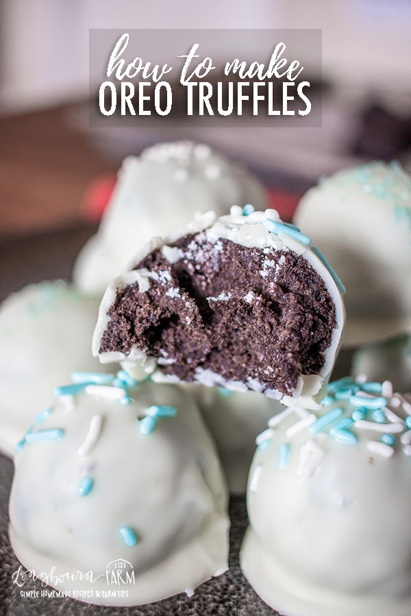 Oreo truffles are addicting in the best way! They have the perfect texture and pair just right with white chocolate. Try to each just one! #oreo #truffles #oreotruffles #oreotruffle #oreocookie #howtomaketruffles #howtomakeoreotruffles #homemadetruffles