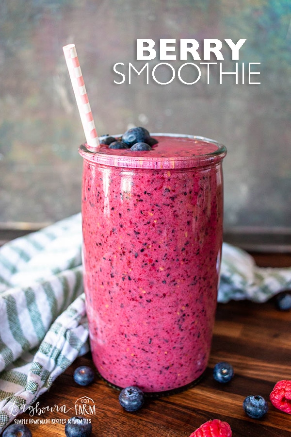 Berry smoothies are delicious and easy to make! Pack in your daily fruit in a nutritious drink first thing in the morning. #smoothie #smoothierecipe #smoothierecipes #berrysmoothie #berrysmoothierecipe #smoothies #mealprepsmoothies
