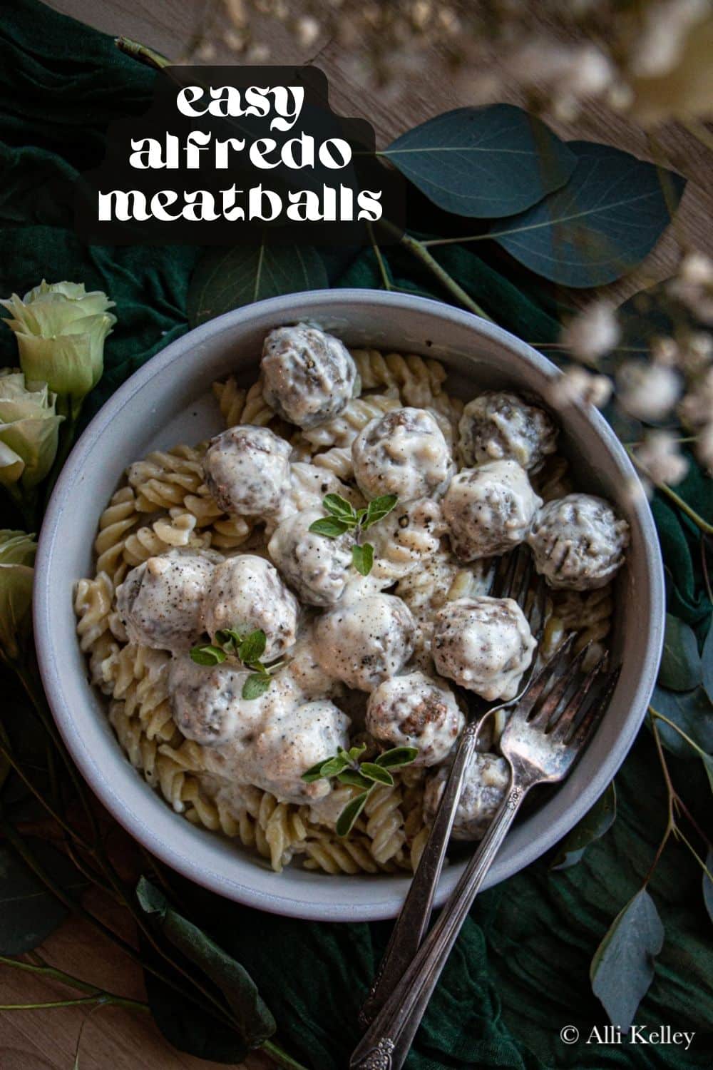 Tender meatballs smothered in a creamy and delicious Alfredo sauce - what could be better?! My alfredo meatballs recipe is the perfect dinner for any occasion. Meatballs with alfredo sauce are super quick and easy, yet oh so delicious. It's a winning combination that everyone will enjoy!